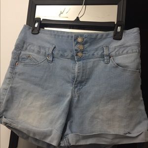 (COMMENT FOR CUSTOMS) YMI Light Jean Shorts